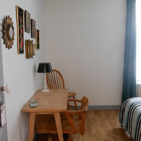 Lejlighed Dans Une Maison Des Annees 30 *