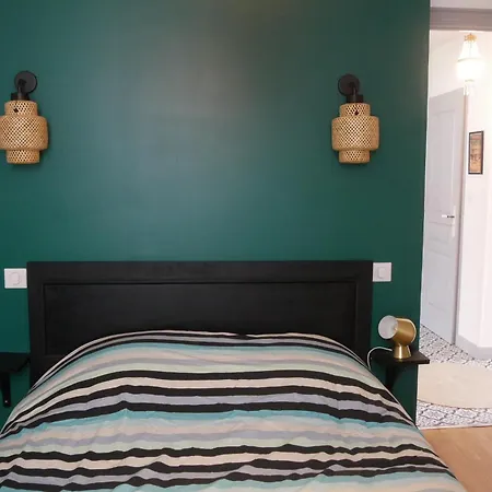 Apartamento Dans Une Maison Des Annees 30
